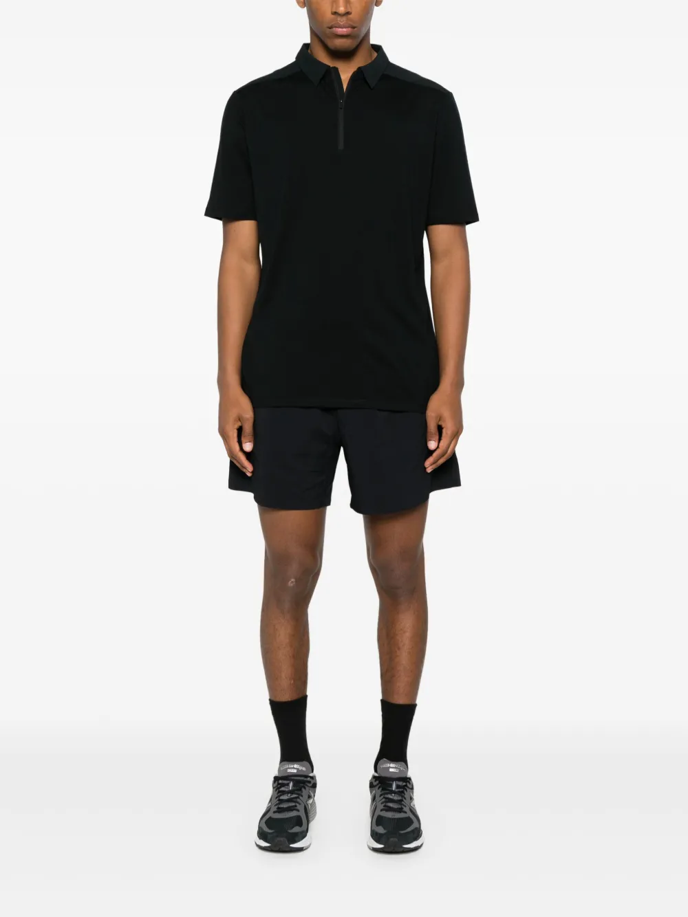 Veilance elasticated waist shorts | Shorts chino | Image 2