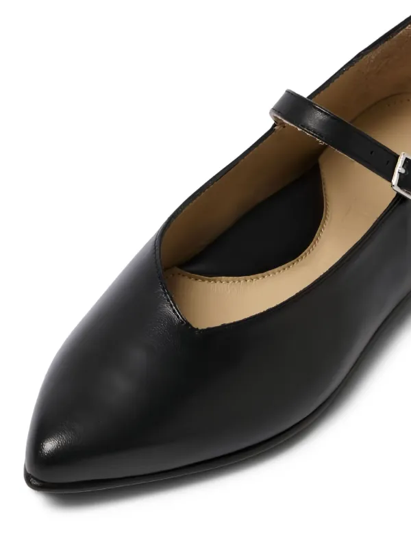 SELECTED ポインテッドトゥ フラットシューズ | ブラック | FARFETCH JP