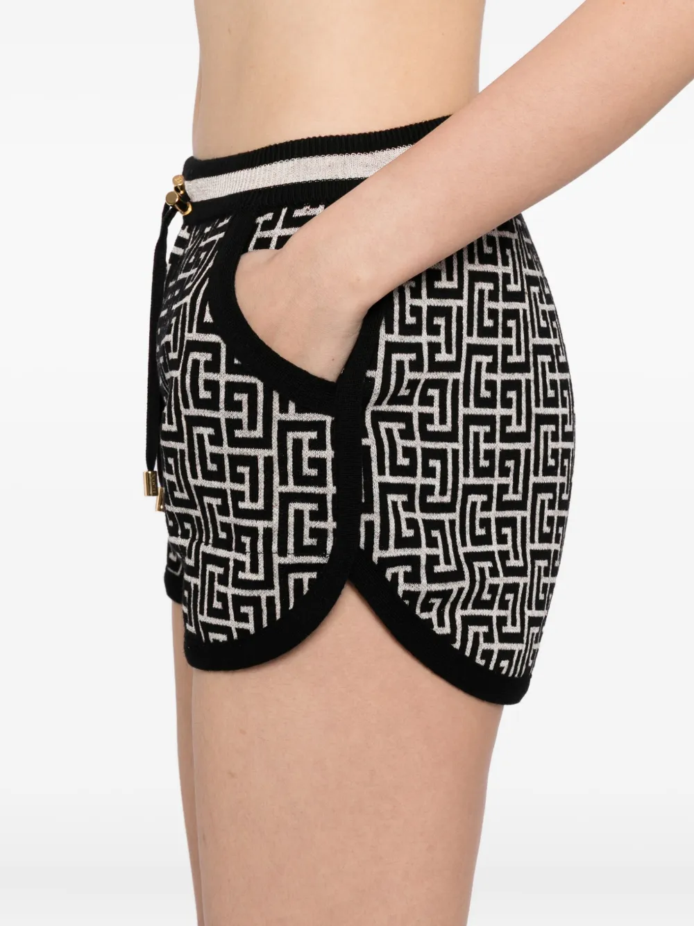 Balmain Shorts met geborduurd logo Zwart