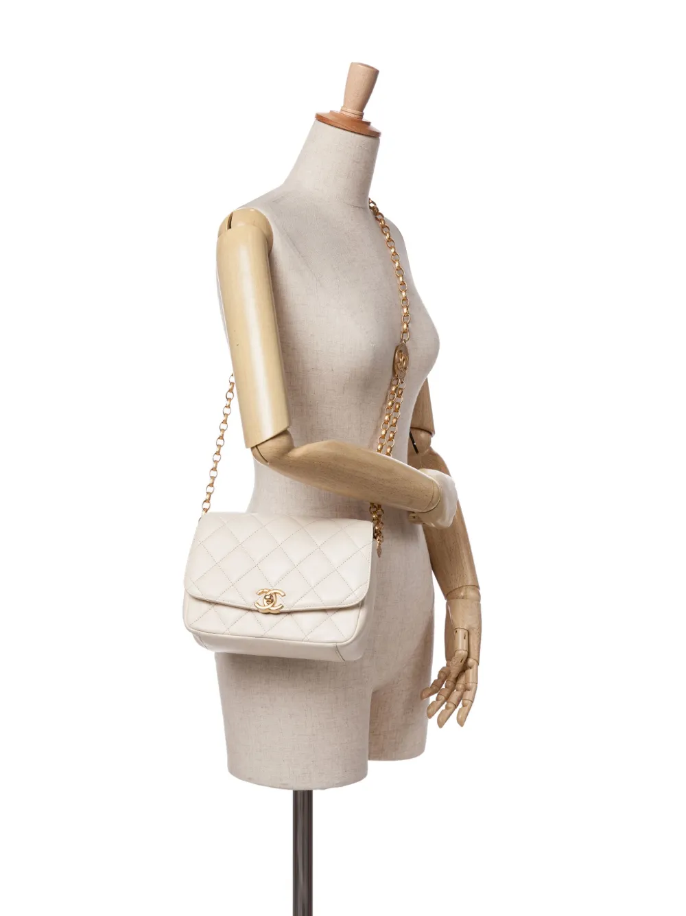Pre-owned Chanel 2020 Medium Quilted Lambskin Cc Coin Flap Crossbody Bag