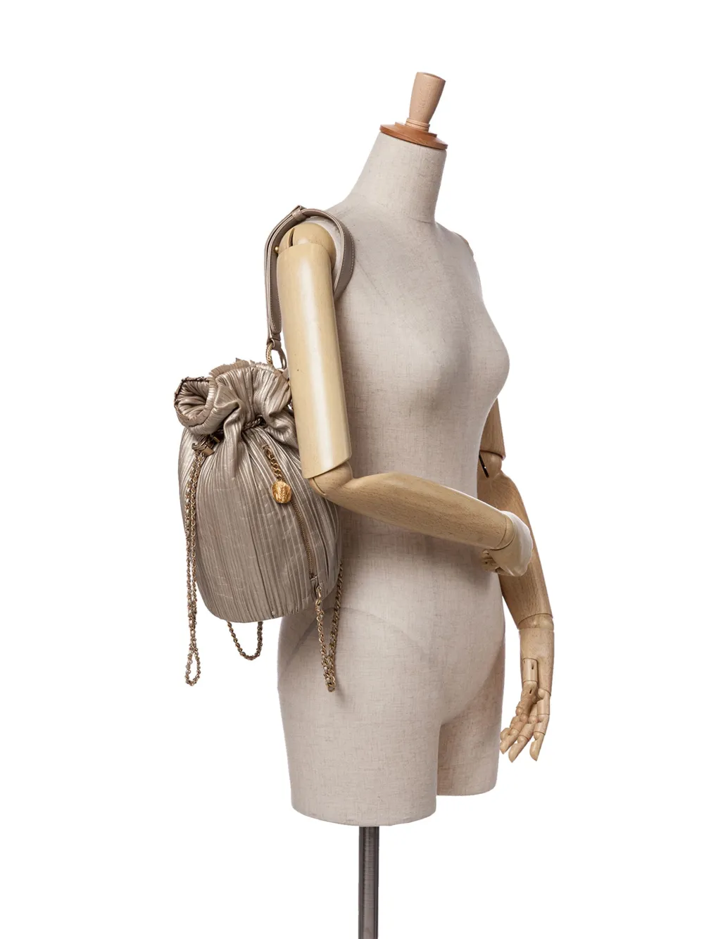 CHANEL Pre-Owned 2017-2018 Small Metallic Calfskin Coco Pleats Drawstring backpack | Pre-Owned | Image 2