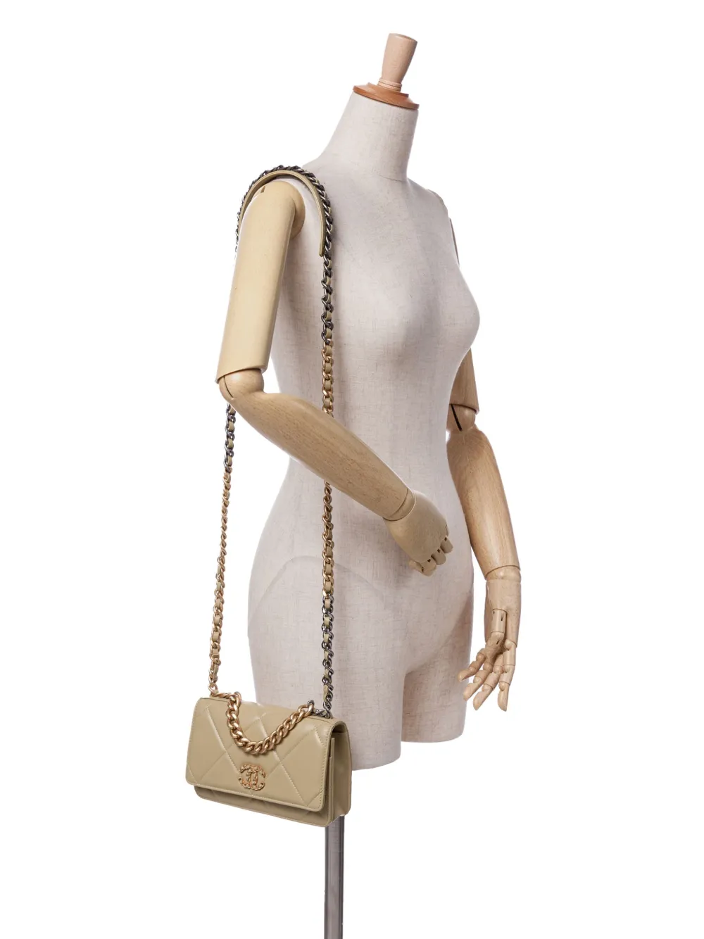 CHANEL Pre-Owned 2021-2024 Quilted Lambskin 19 Wallet on Chain satchel | Pre-Owned | Image 2