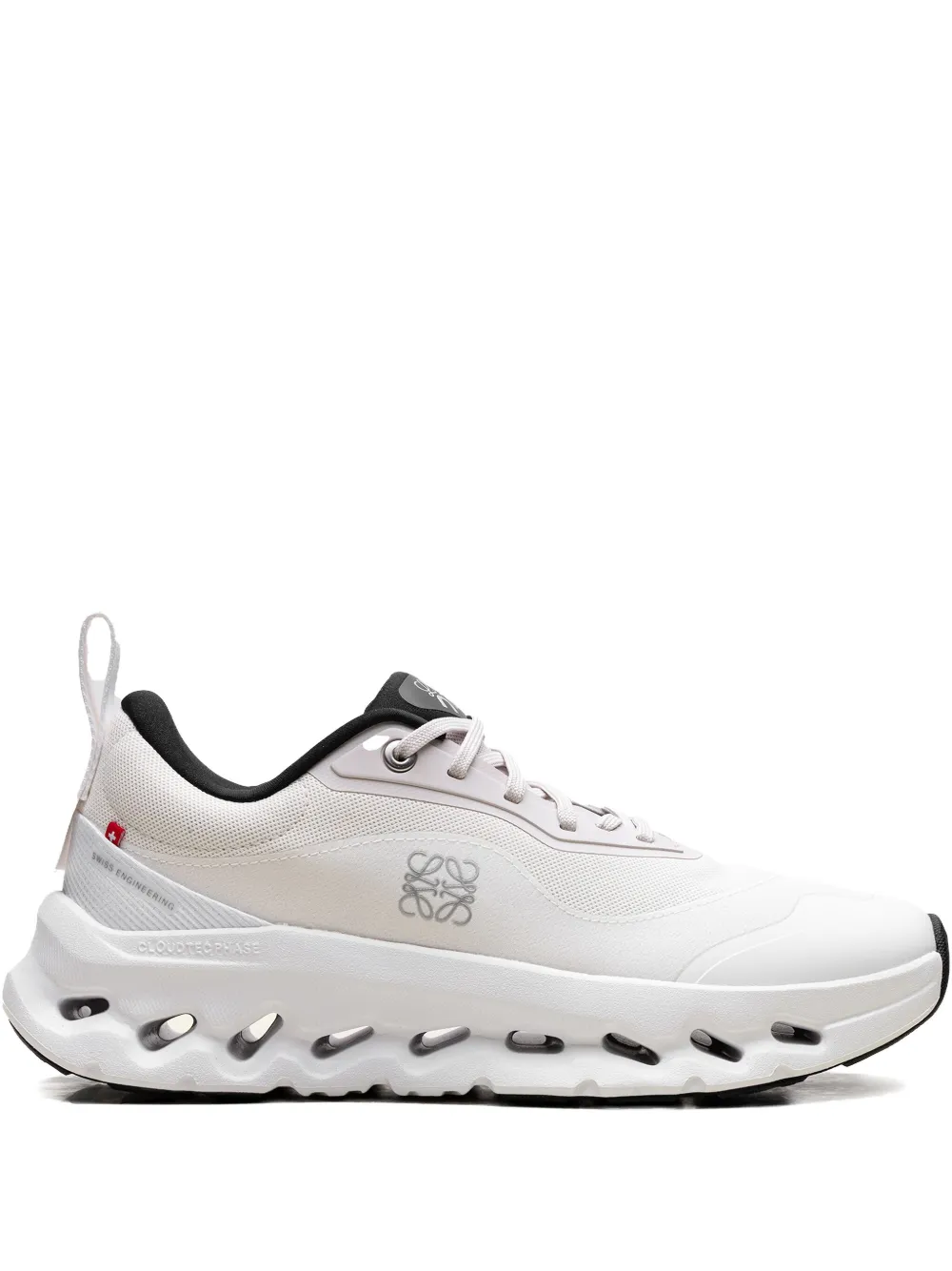 On Running tenis Cloudtilt 2 "Sand/White" en colaboración con Loewe | blanco | Image 1