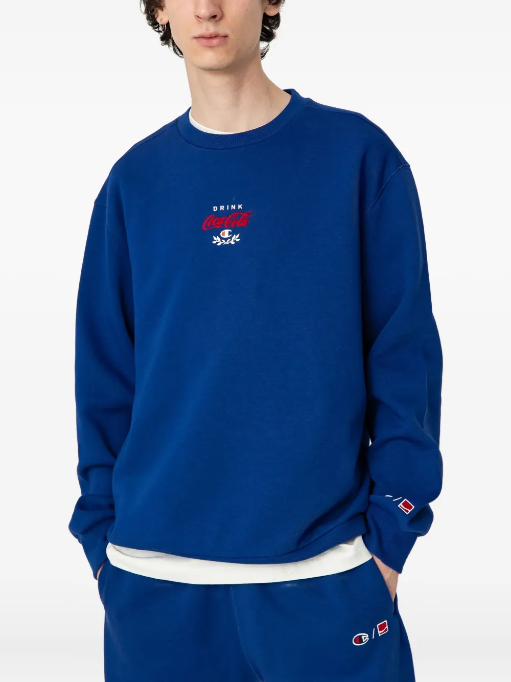 Champion suéter con detalle bordado en colaboración con Coca Cola | azul | Image 1