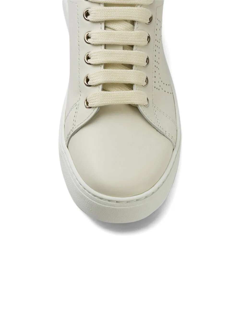 Ferragamo Geperforeerde sneakers Beige