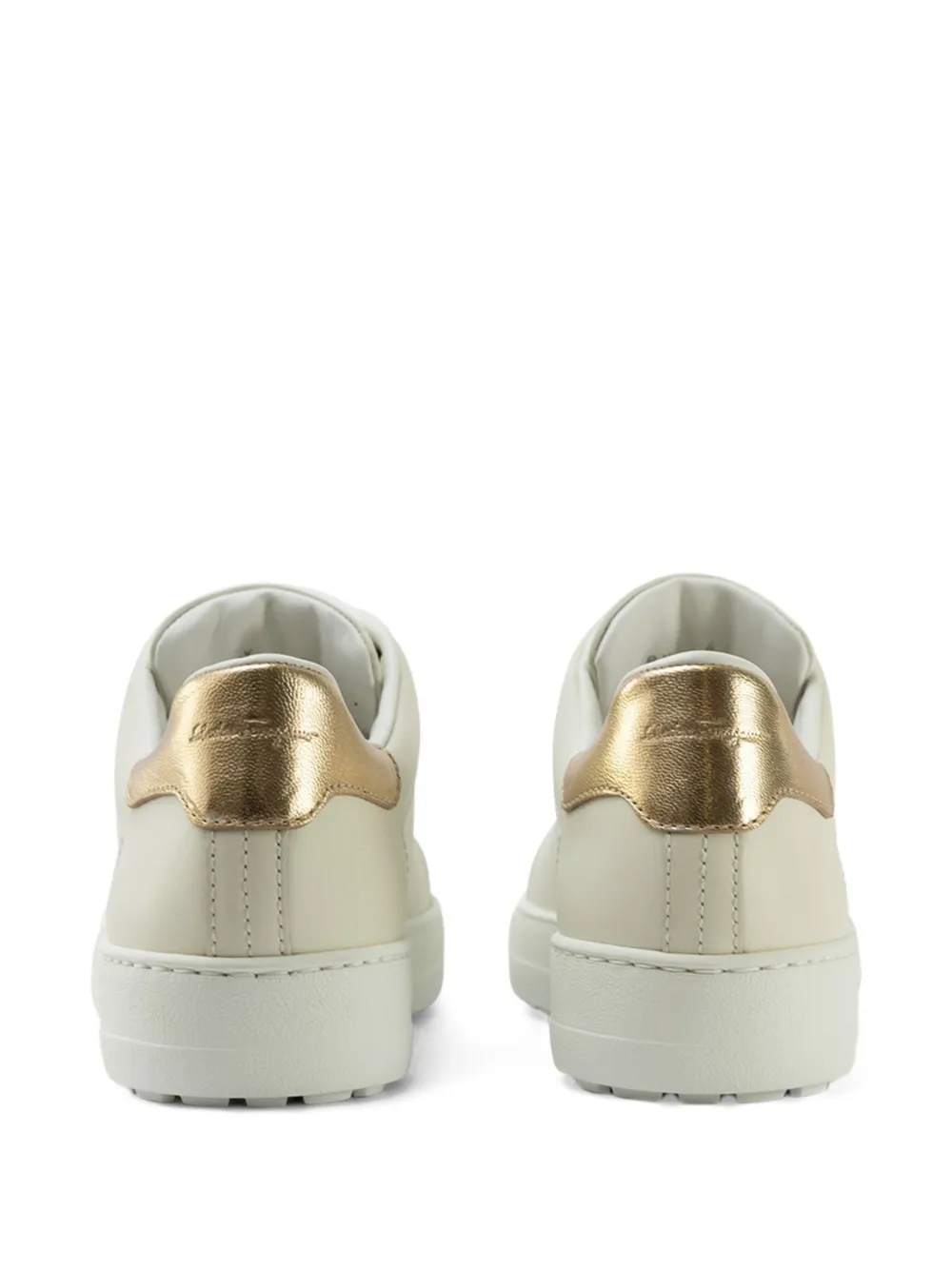 Ferragamo Geperforeerde sneakers Beige