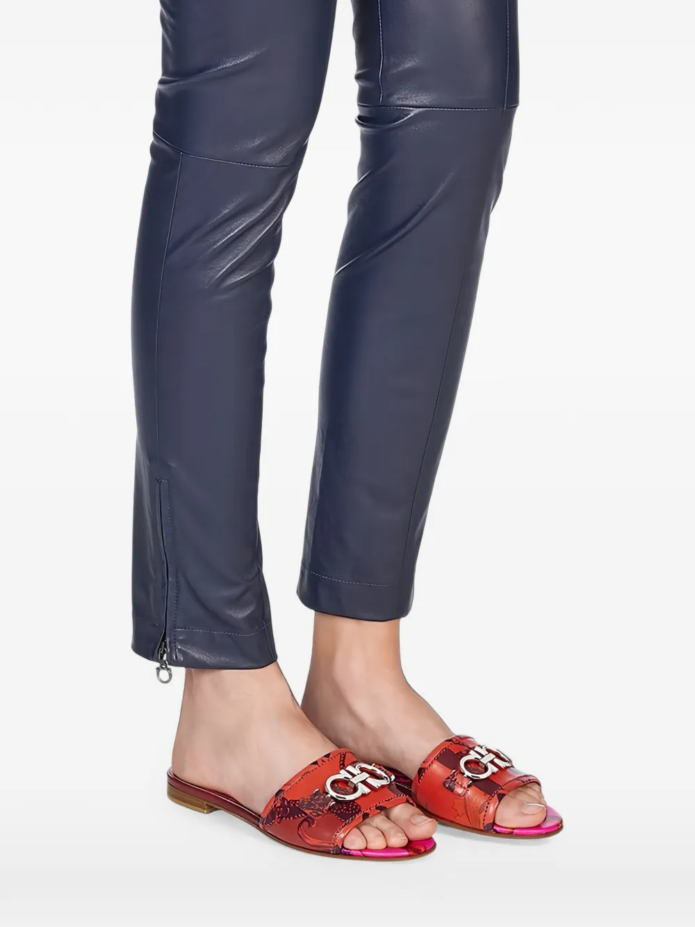 Ferragamo Sandalen mit Gancini-Print - Rot