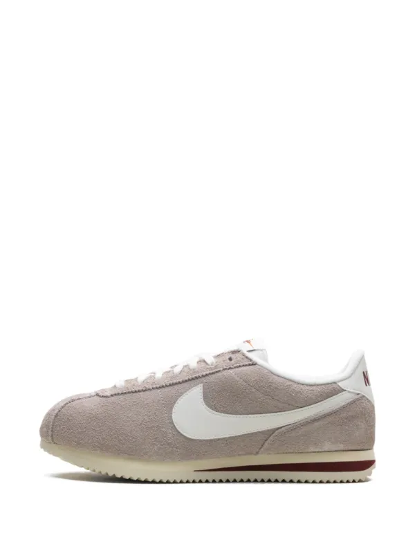 Nike Cortez SE “College Grey/Sail” スニーカー | グレー