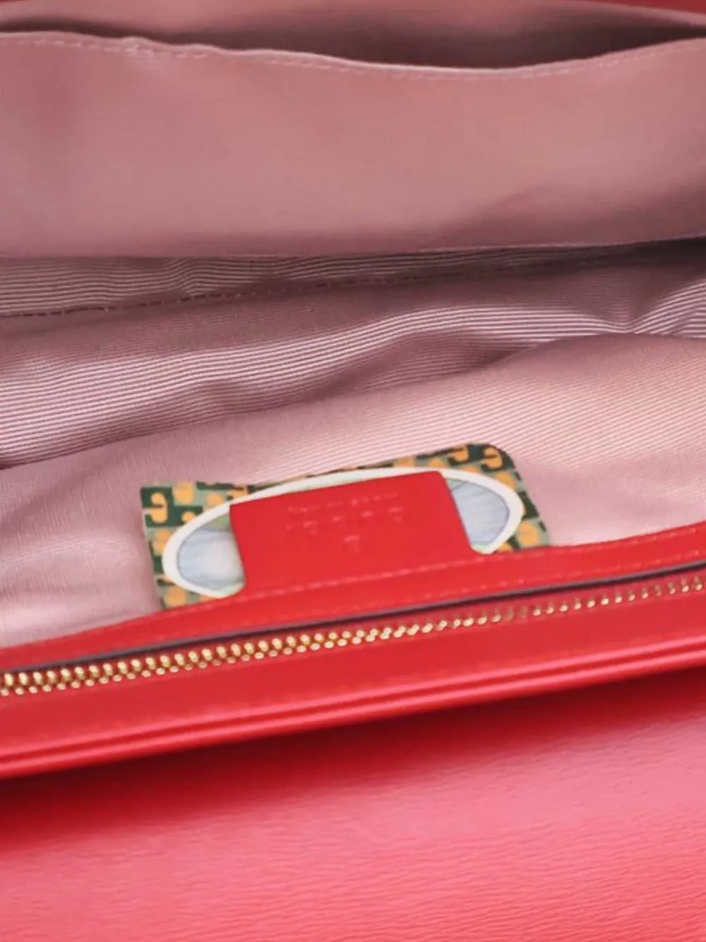 Pre-owned Gucci 2016-2024 Medium Leather Rajah Crossbody Bag