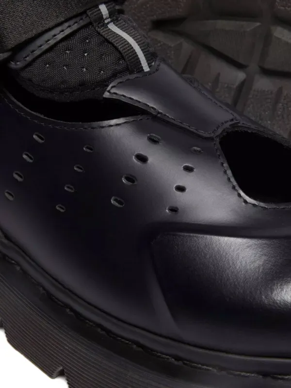 Dr. Martens Vent XX01 グラディエーターサンダル | ブラック