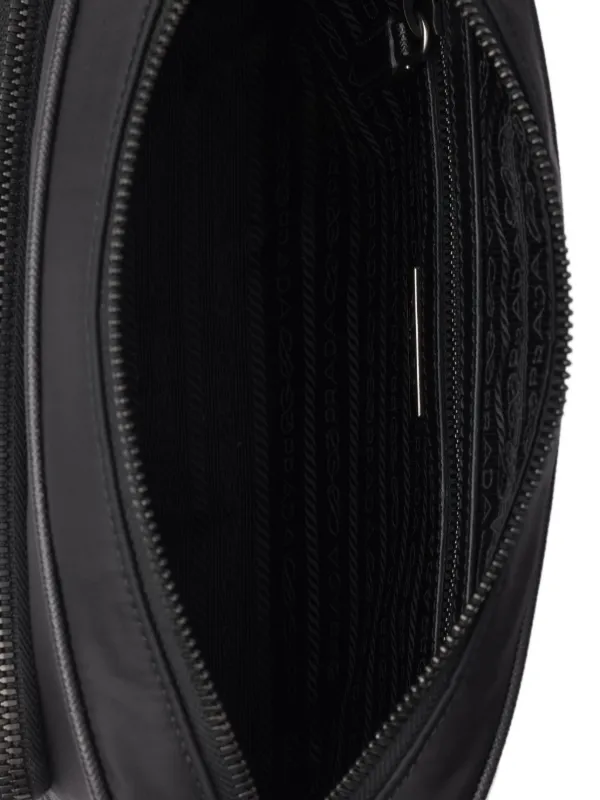 Prada Re-Nylon メッセンジャーバッグ | ブラック | FARFETCH JP