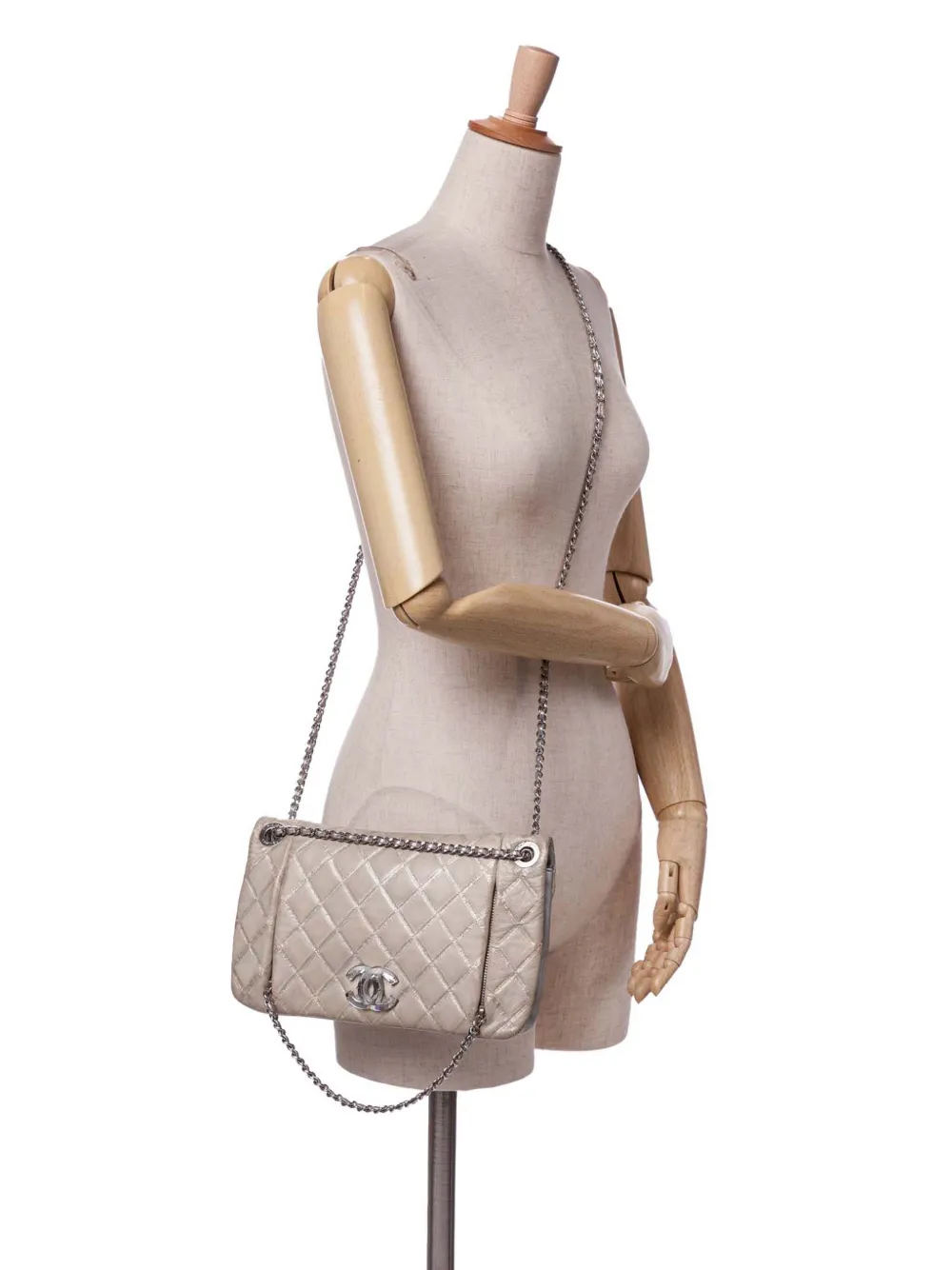 CHANEL Pre-Owned 2010-2011 Quilted Metallic Distressed Lambskin CC Crystal Flap crossbody bag | Pre-Owned | Image 2
