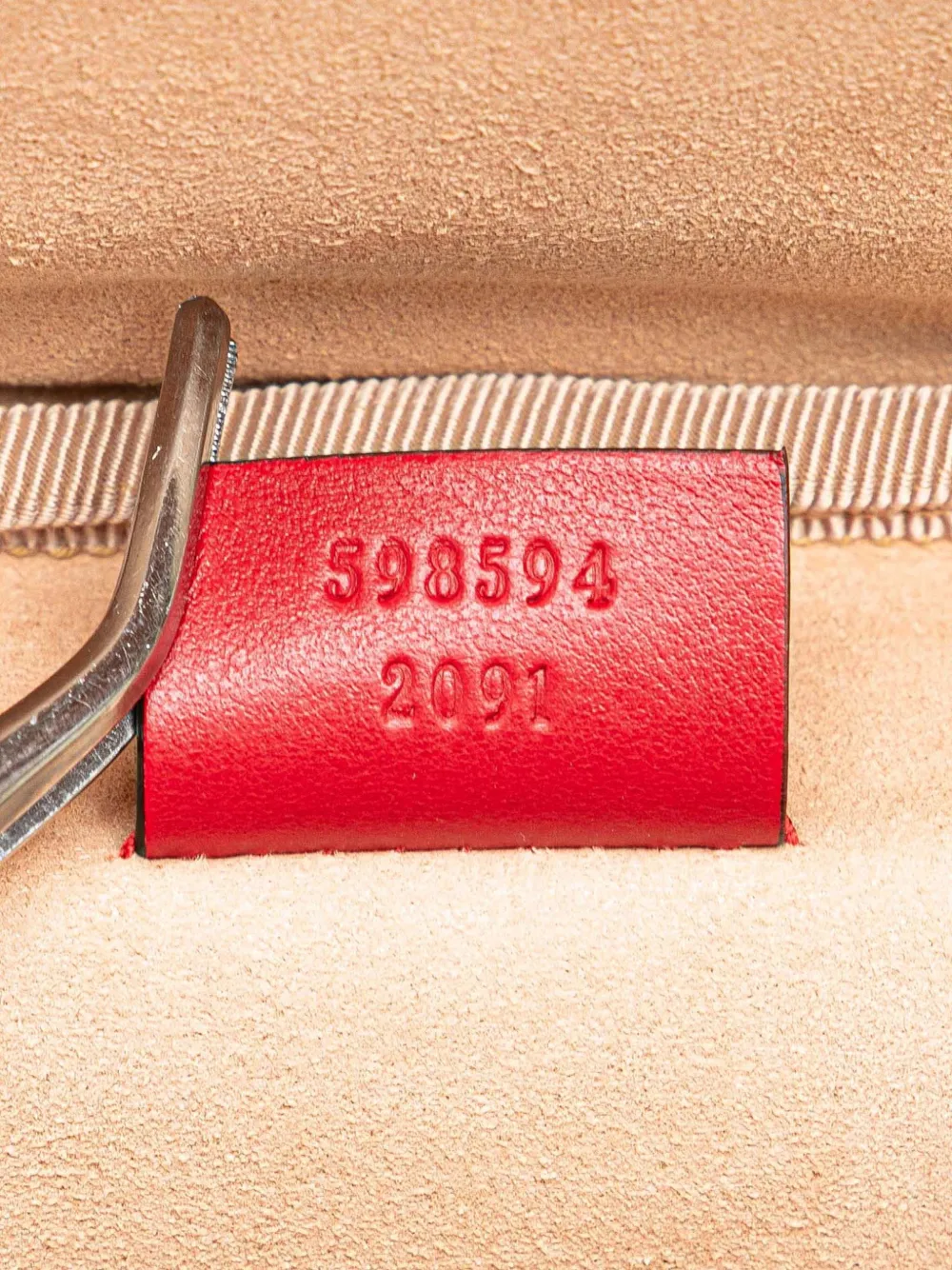 Gucci Pre-Owned Zaino GG Marmont con design rotondo Matelasse in pelle 2016-2024 | Image 7