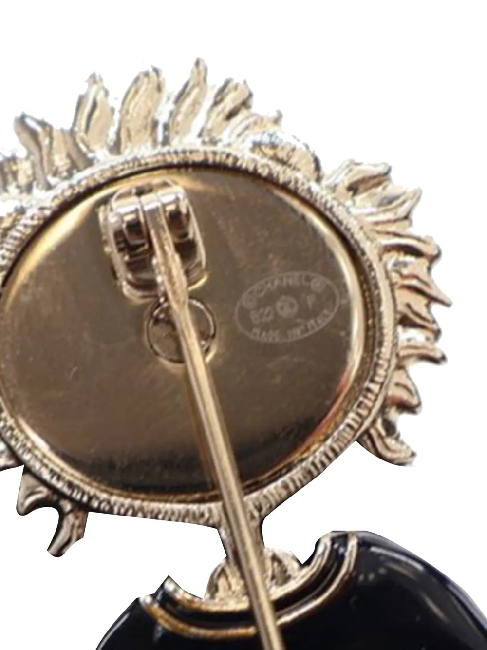 Pre-owned Chanel 2022 Gold Plated And Enamel Lion Cc Brooch Costume Brooch