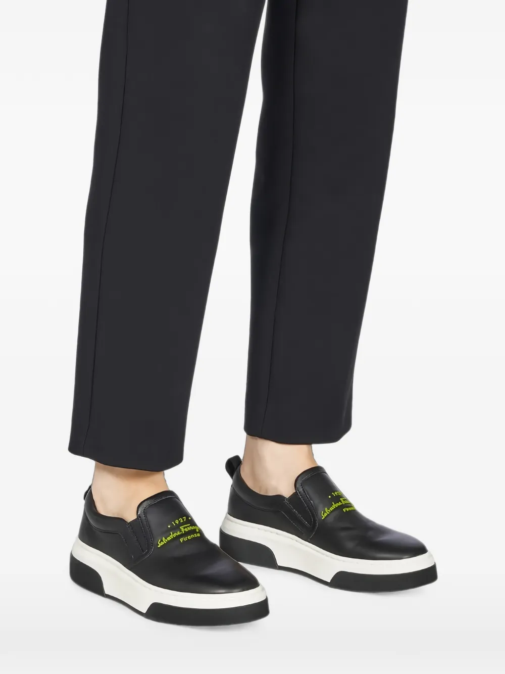 Ferragamo logo-print leather sneakers - Nero