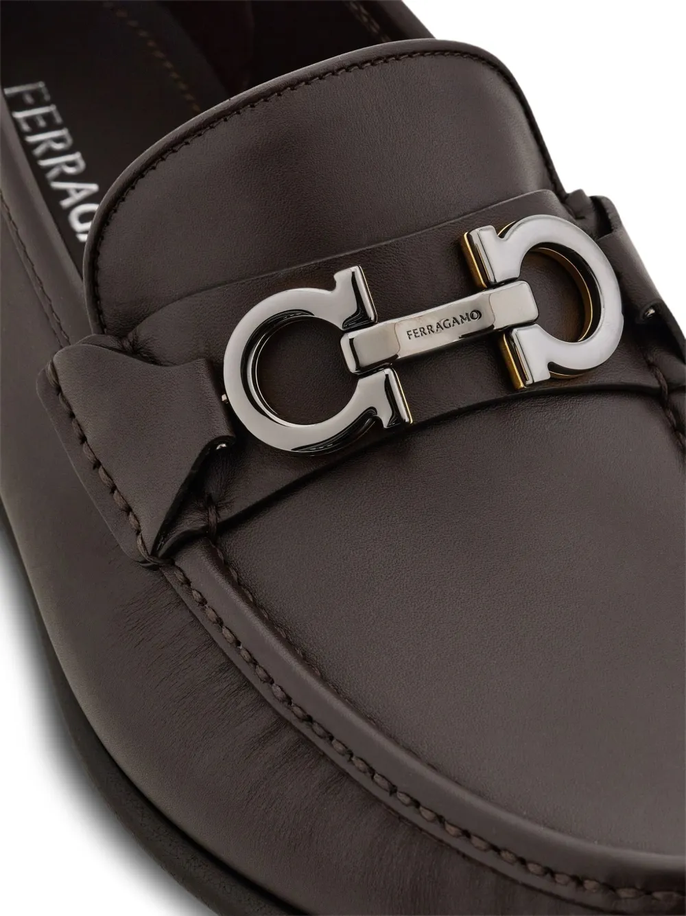 Ferragamo Loafers met Gancini-gesp Bruin