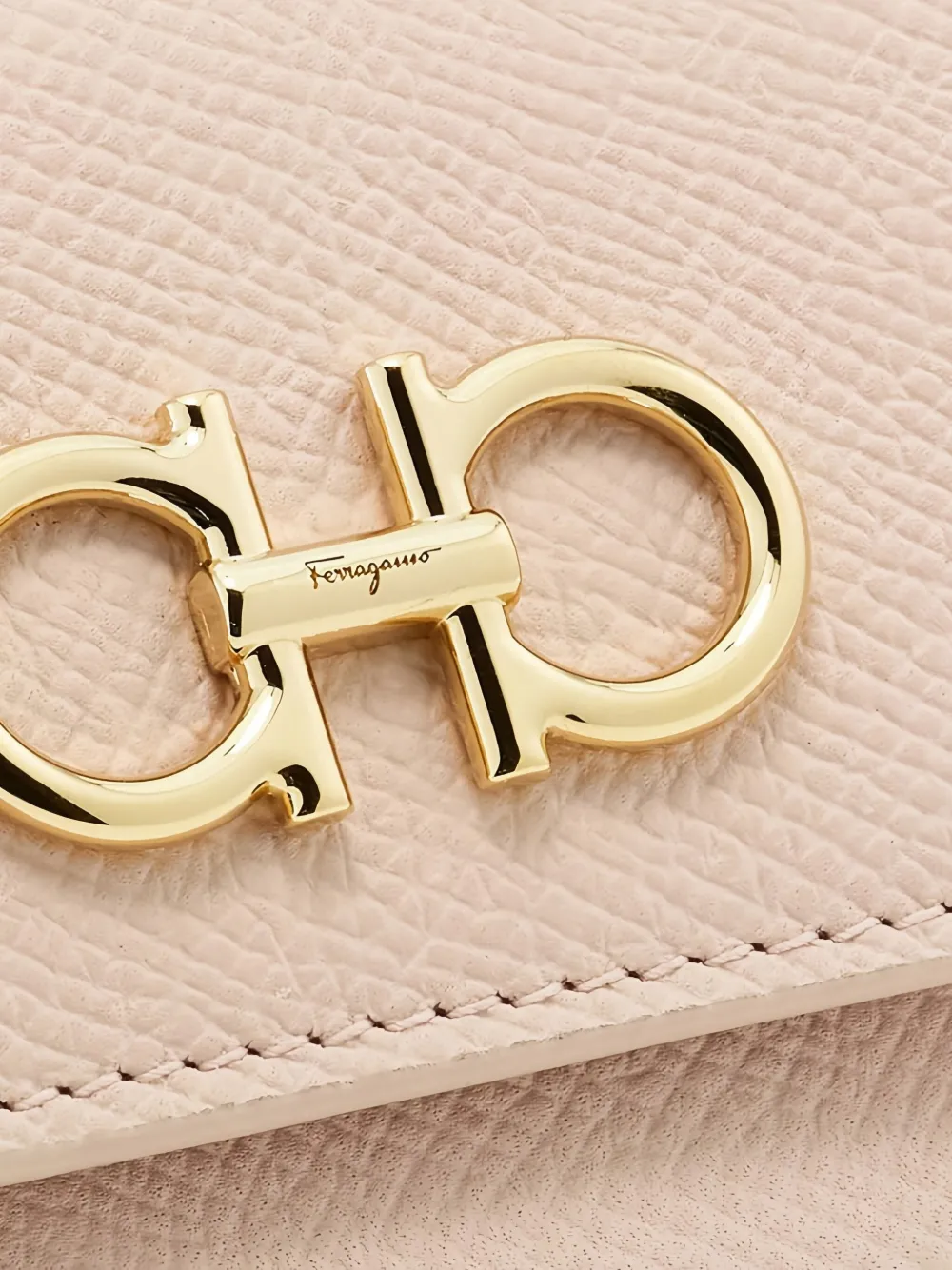 Ferragamo Gancini-embellished Cardholder In Pink