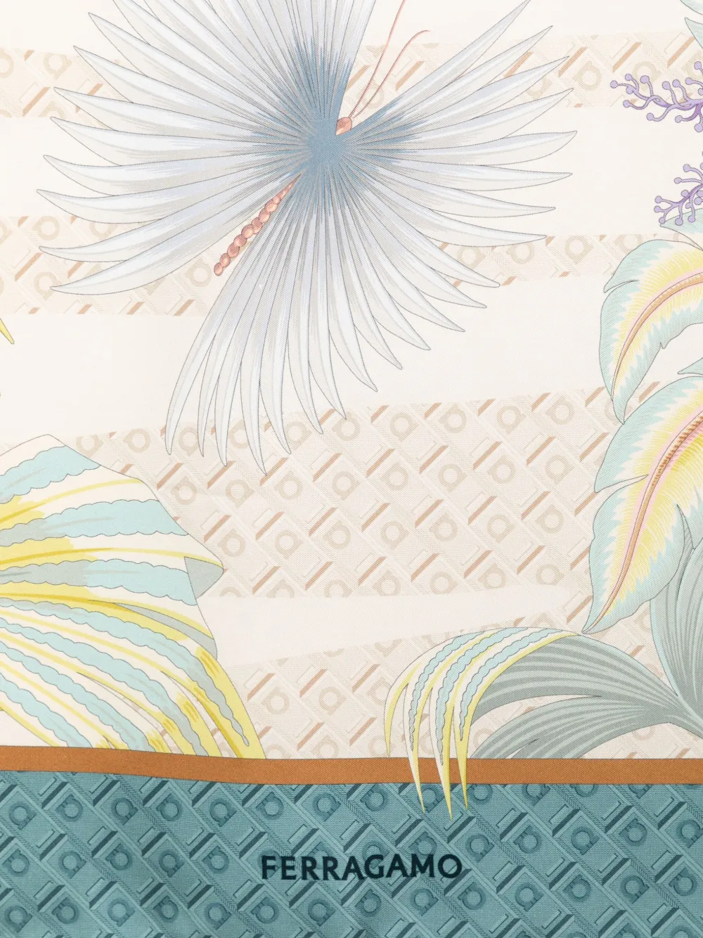 Ferragamo Zijden sjaal met print Beige