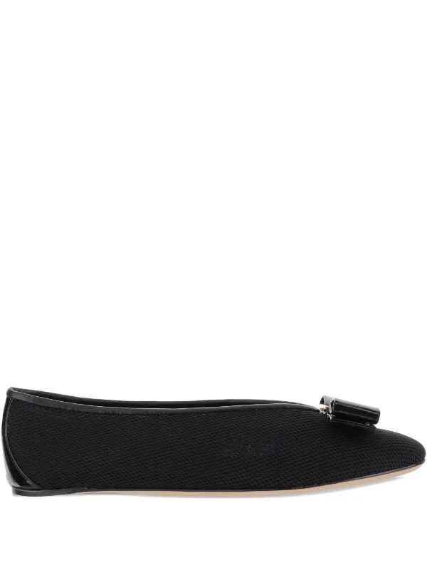 Salvatore Ferragamo リボンブラックフラットシューズ Ferragamo ニュー ヴァラリボン フラットシューズ | ブラック