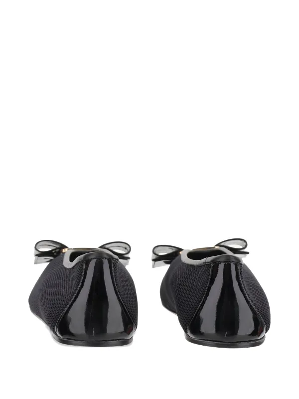 Ferragamo ブラック フラットシューズ ヴァラリボン Ferragamo ヴァラ リボン フラットシューズ | ブラック