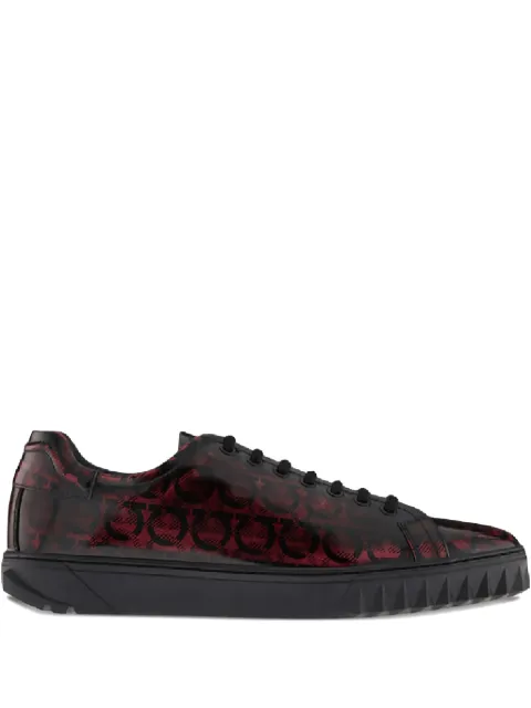 Ferragamo tenis con agujetas y estampado Cube Gancini