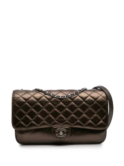 CHANEL Pre-Owned 2012 mittelgroße Clams Pocket Flap Schultertasche aus Kalbsleder im Metallic-Look