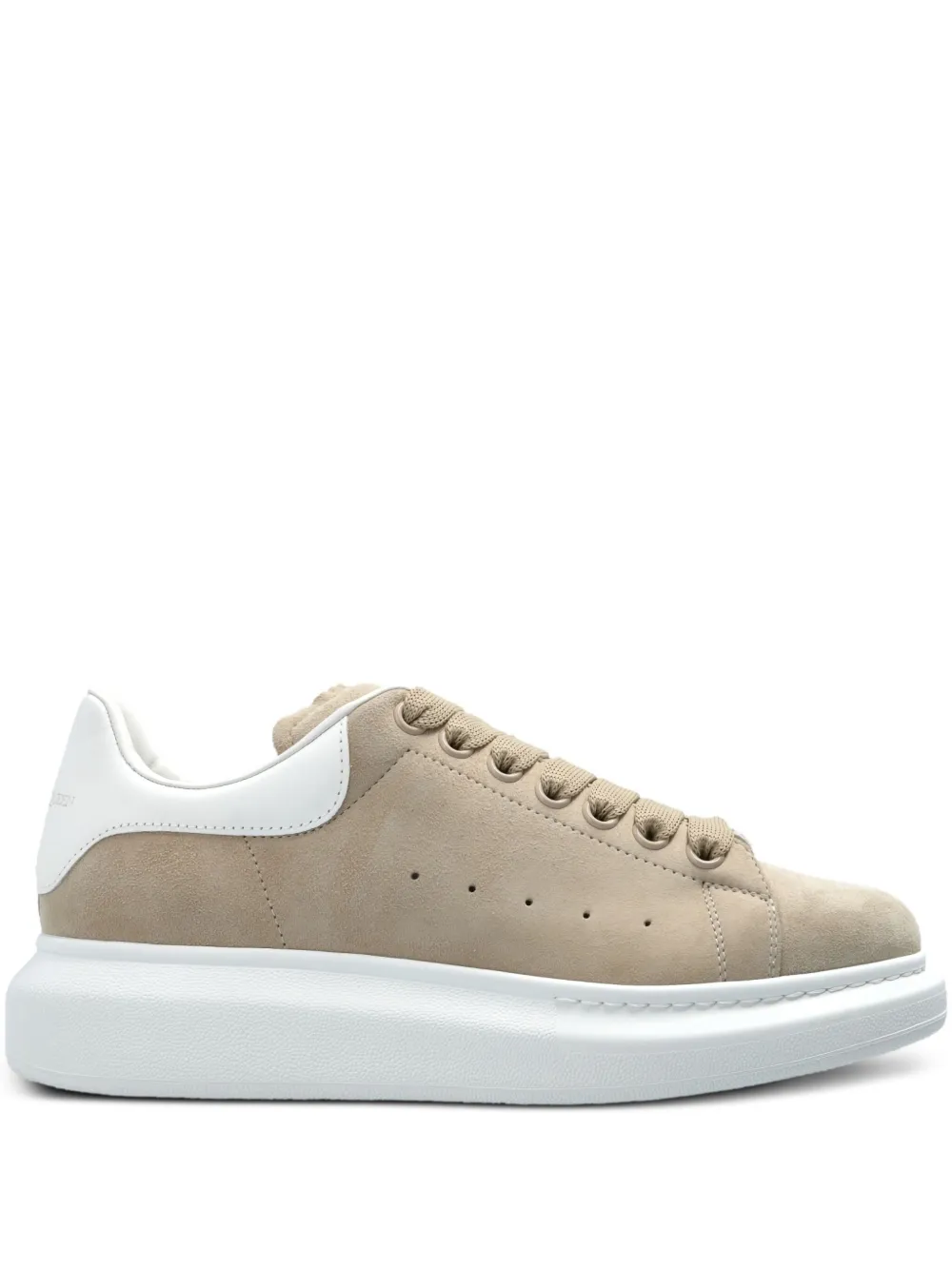 Alexander McQueen Suède sneakers met plateauzool Beige