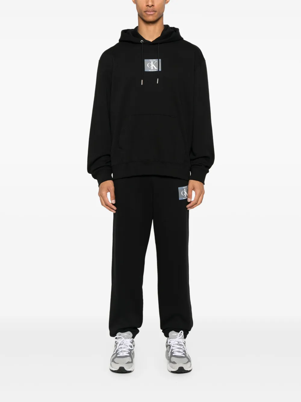 Calvin Klein Jeans logo-patch hoodie | Hoodies | Image 2