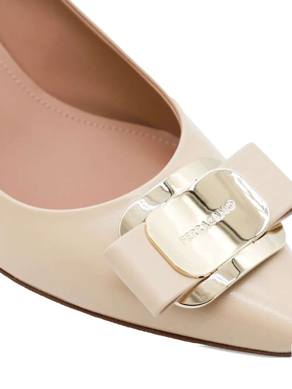 Ferragamo 40mm leather pumps Neutrals