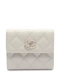 CHANEL Pre-Owned 2021 small Matelasse Flap wallet - Grey