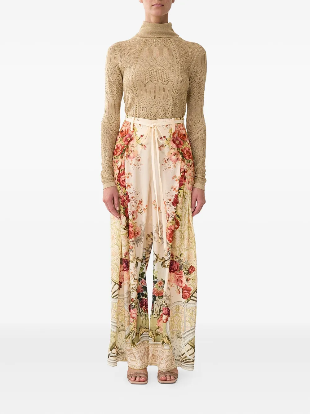 Camilla Top met col en kristallen Beige