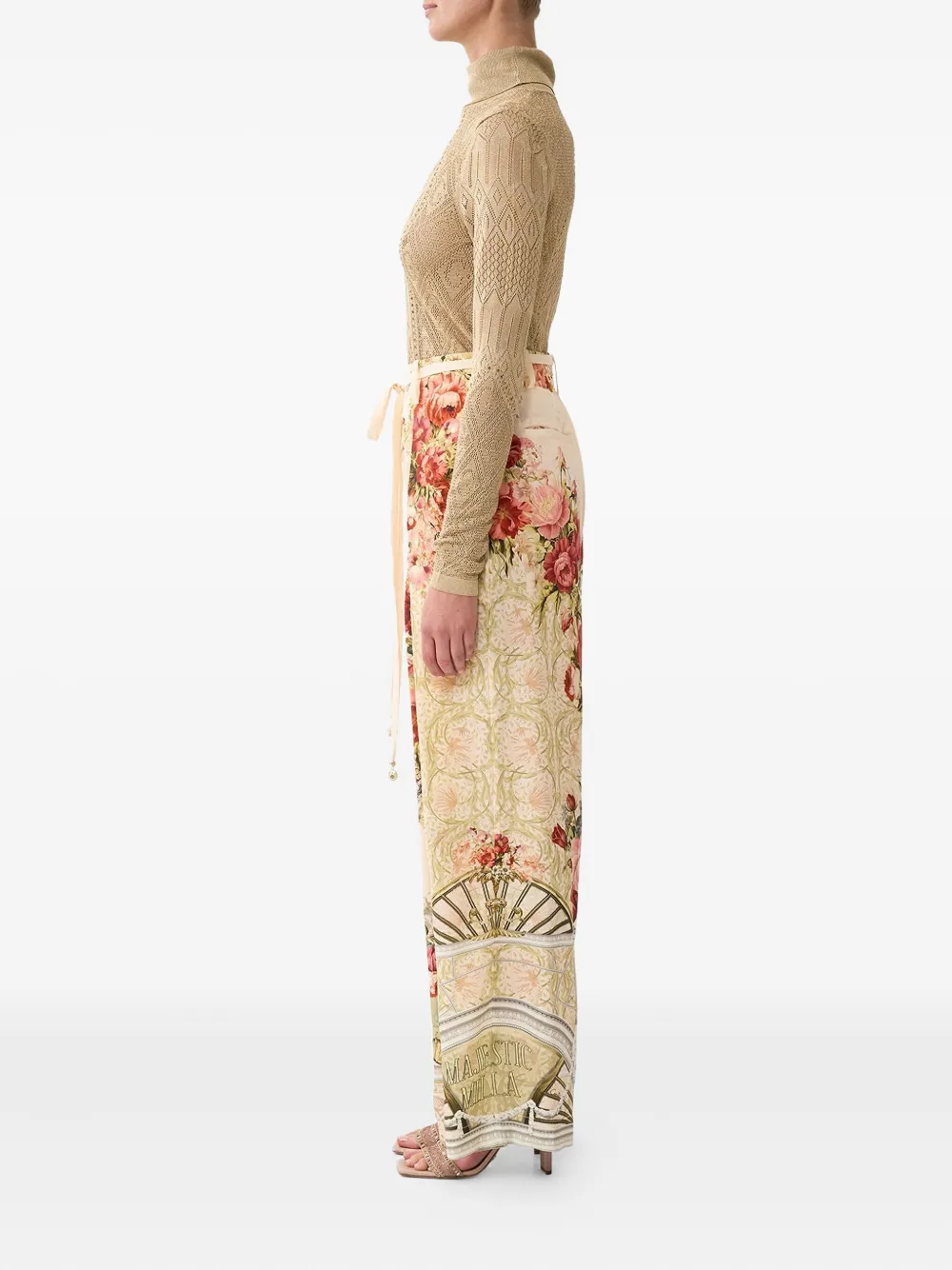 Camilla Top met col en kristallen Beige