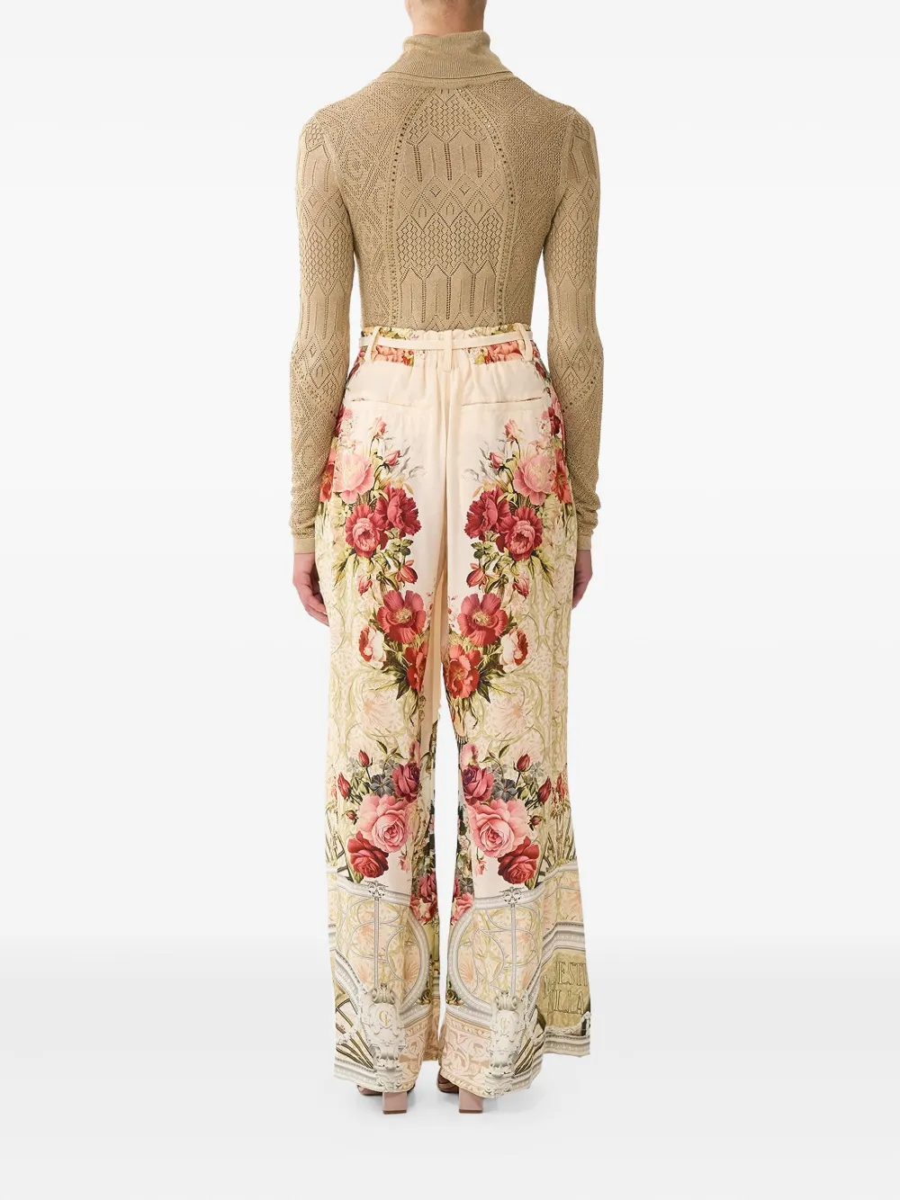 Camilla Top met col en kristallen Beige