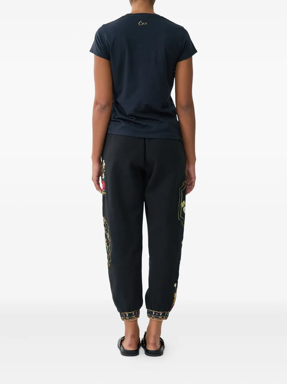 Camilla Noble Endeavors T-shirt Zwart