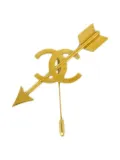CHANEL Pre-Owned 1990-2000s CC arrow brooch - Gold