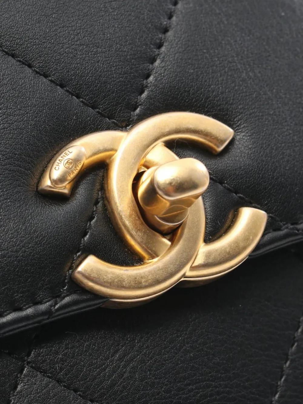 Pre-owned Chanel 2021s Small Flap Shoulder Bag In Black