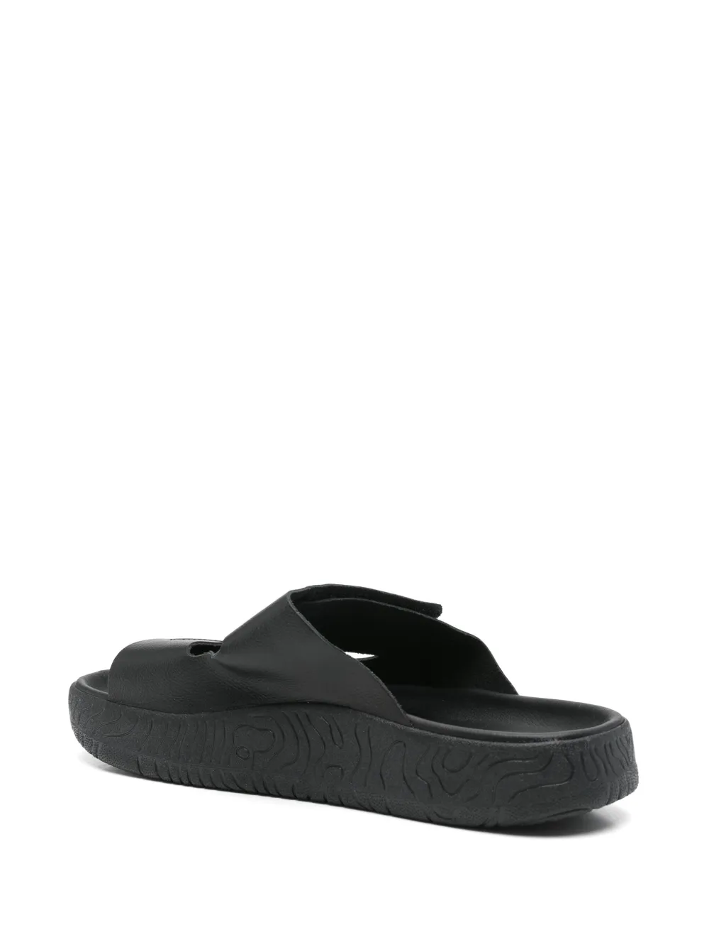 VEJA Slippers met logo-reliëf Zwart