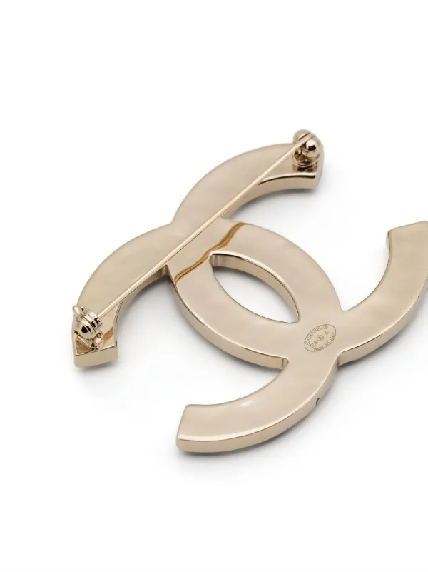 CHANEL Pre-Owned CC Logo Brooch | Black | FARFETCH