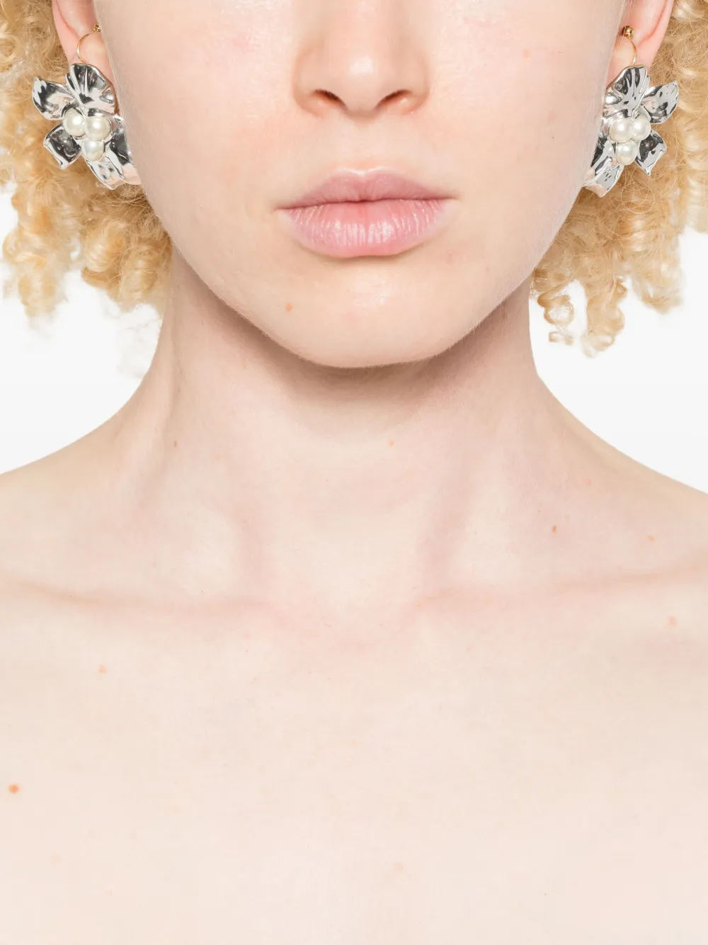 Ryenn's Eyes x Quentin Jones Sculpted Flower earrings | Image 2