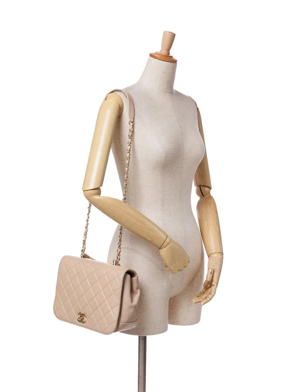 Pre-owned Chanel 2016-2017 Medium Quilted Lambskin Carry Chic Flap Satchel