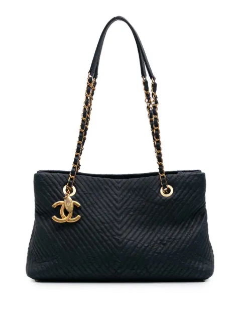 CHANEL Pre-Owned 2015-2016 Medium Chevron Wrinkled Calfskin Medallion Charm tote bag