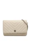 CHANEL Pre-Owned 2021-2025 CC Chevron Calfskin Wallet On Chain crossbody bag - White