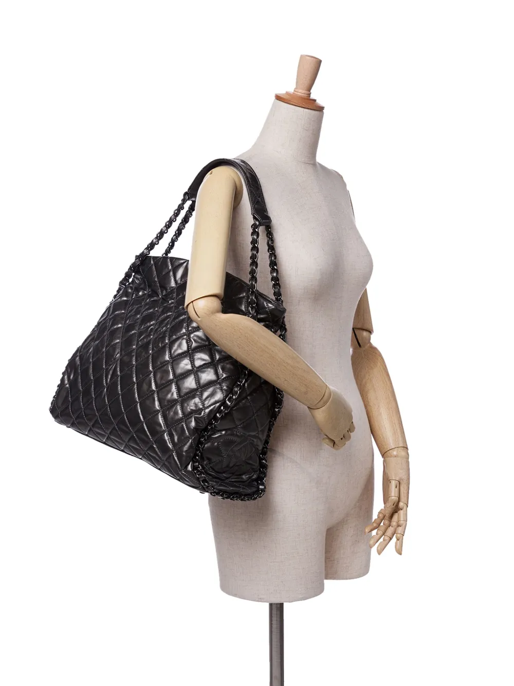CHANEL Pre-Owned 2010-2011 Large Quilted Metallic Calfskin Chain Me Hobo tote bag | Pre-Owned | Image 2