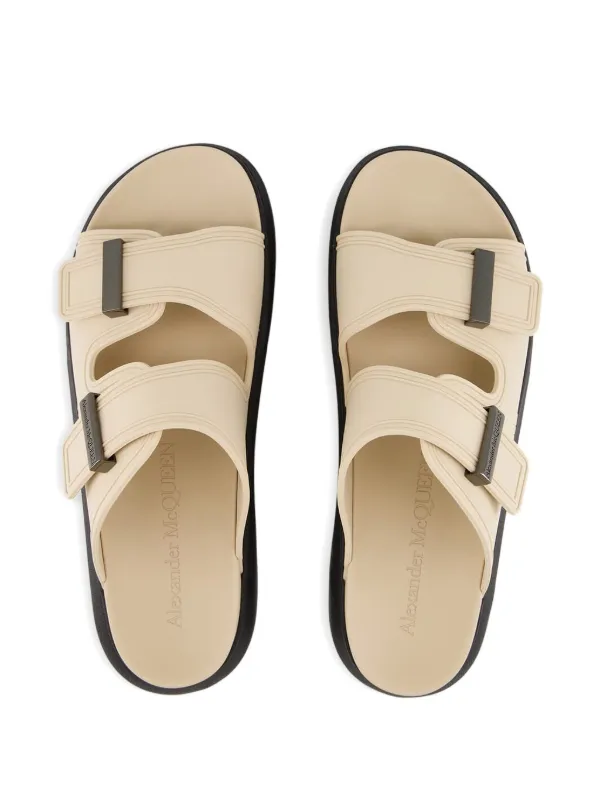 【完売必至】Alexander McQueen ダブルバックル サンダル Alexander McQueen ダブルバックル サンダル | ニュートラル