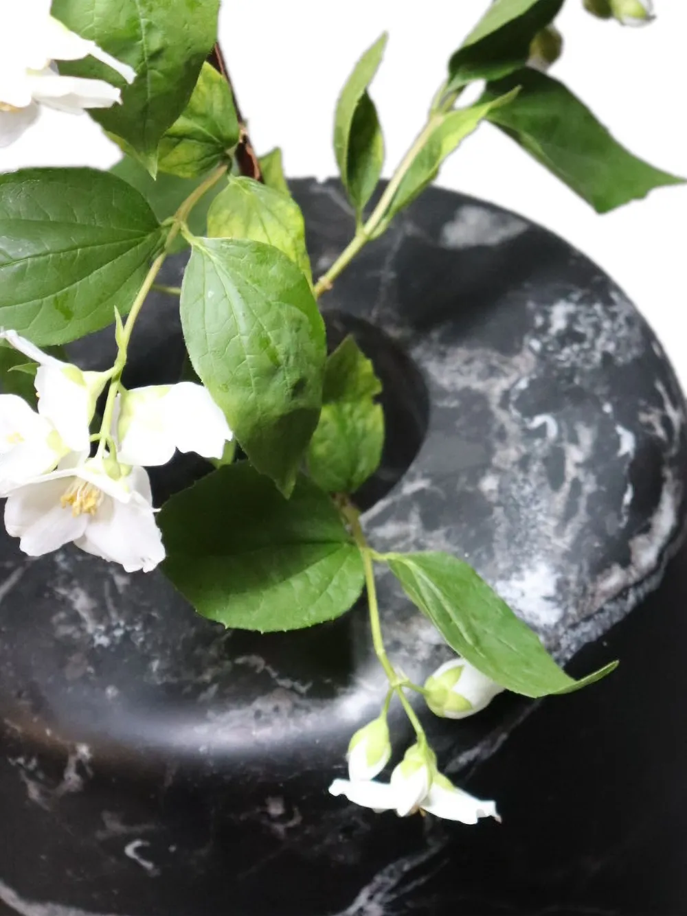 Editions Milano Atlantico H marble vase (24.7cm x 45cm) - Zwart