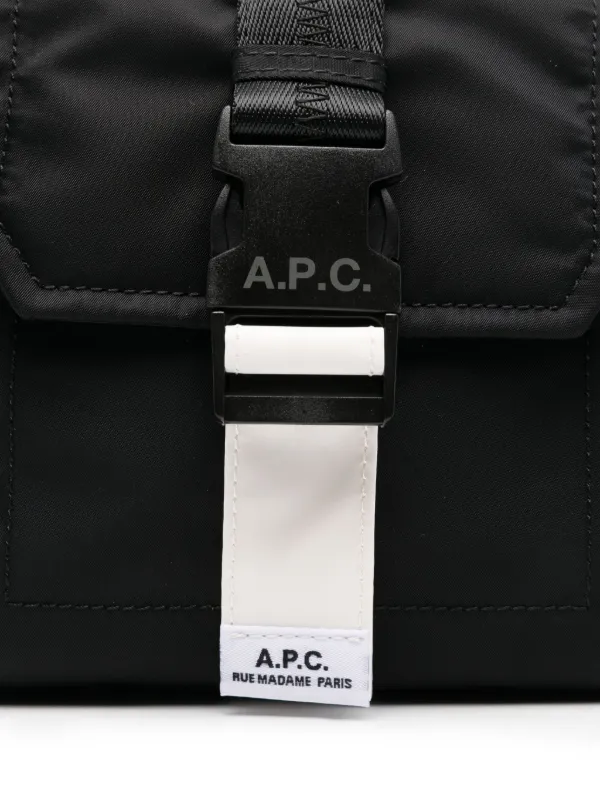 ショルダーバッグ A.P.C. Shoulder Bag With Logo A.P.C. ロゴ ショルダーバッグ | ブラック | FARFETCH JP