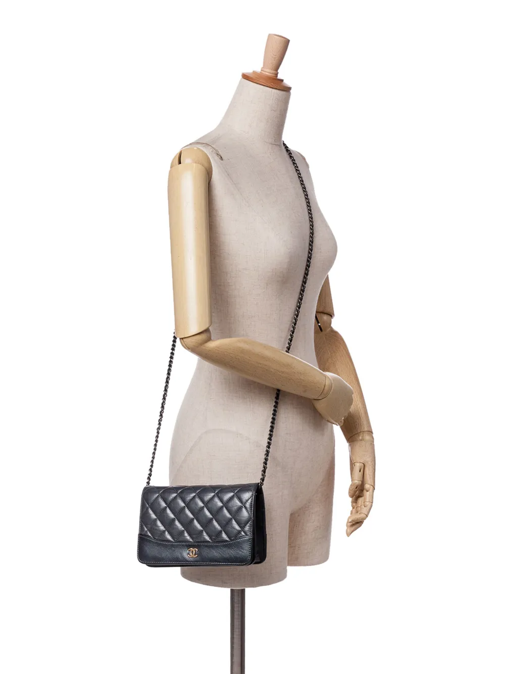 CHANEL Pre-Owned 2019 Quilted Aged Calfskin Gabrielle Wallet On Chain crossbody bag | Pre-Owned | Image 2
