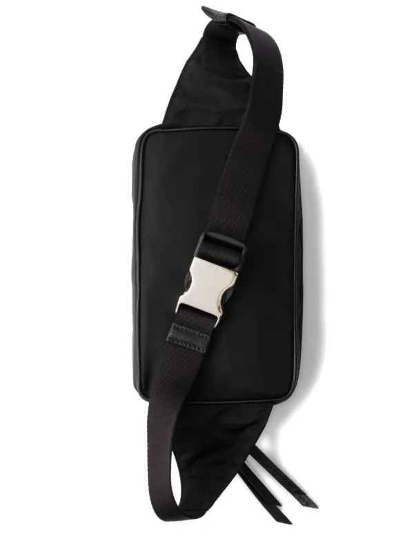 Prada ロゴプレート ベルトバッグ | ブラック | FARFETCH JP