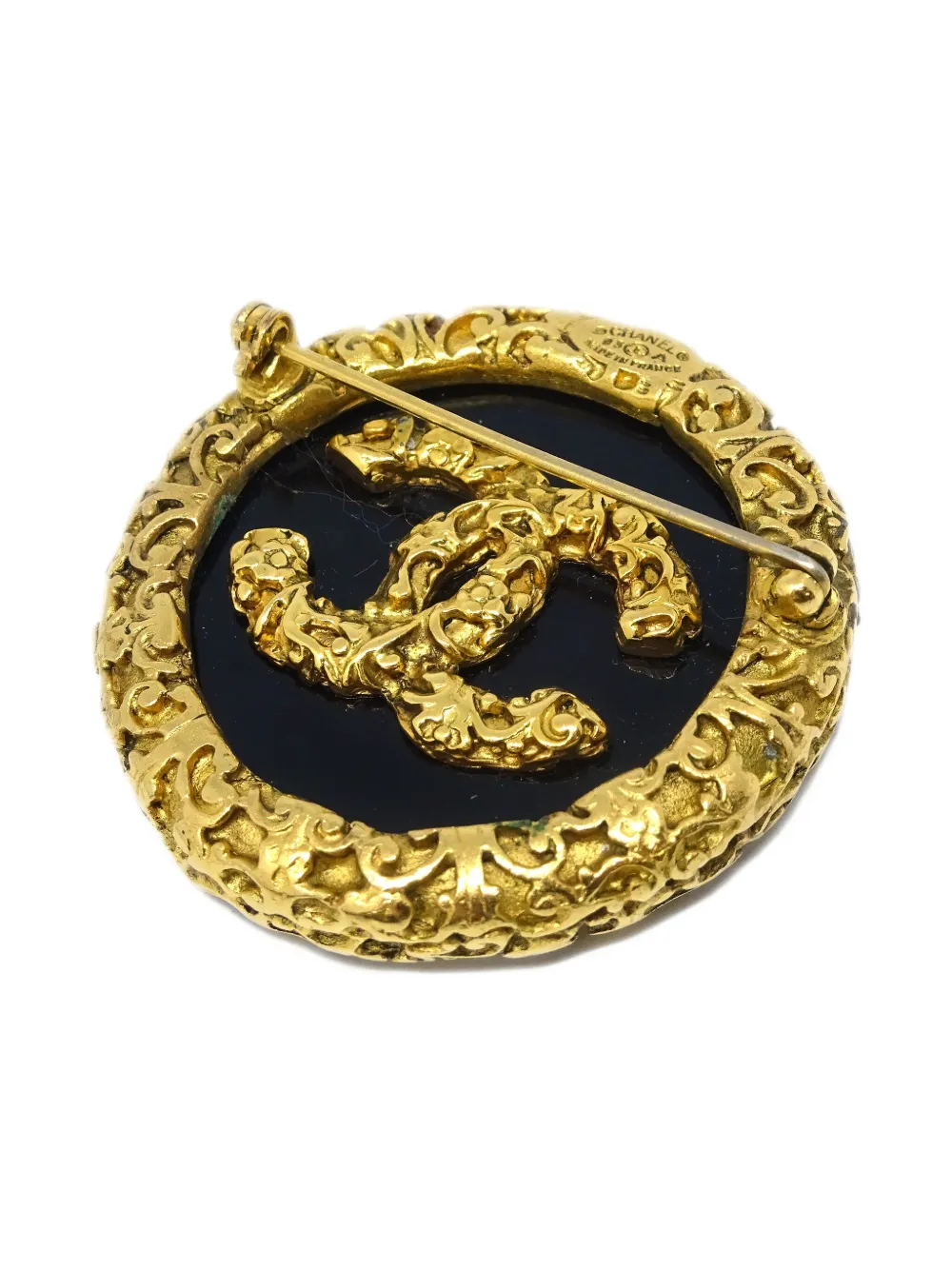 Pre-owned Chanel 1993 Medallion Brooch