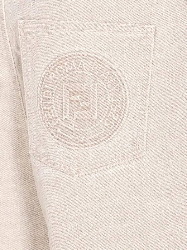 【FENDI】ロゴパッチ ストライプ ジーンズ FENDI ロゴパッチ ジーンズ | ニュートラル | FARFETCH JP